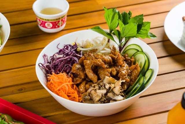 Vegan Ginger Chick'n Vermicelli Bowl.