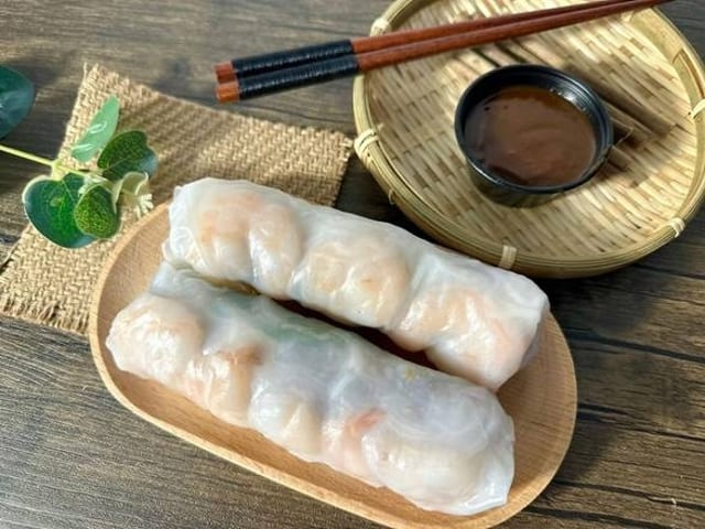 2 x Shrimp Summer Roll.